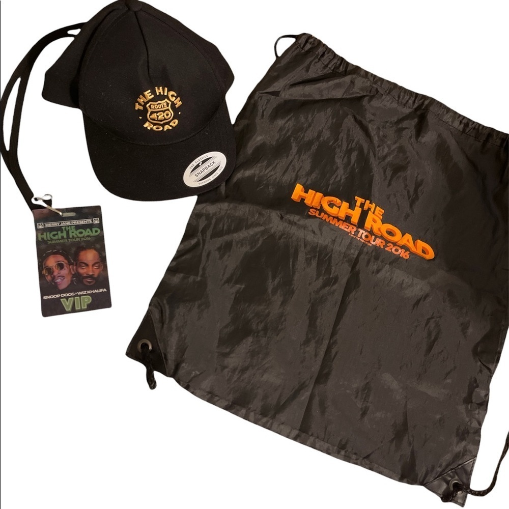 (EUC) The High Road Tour VIP Package Merchandise- Snoop Dogg & Wiz Khalifa
